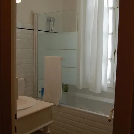Jardins Secrets Bed & Breakfast *